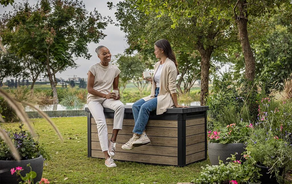 Keter Signature 150 Gallon Deck Box - Ashwood Brown