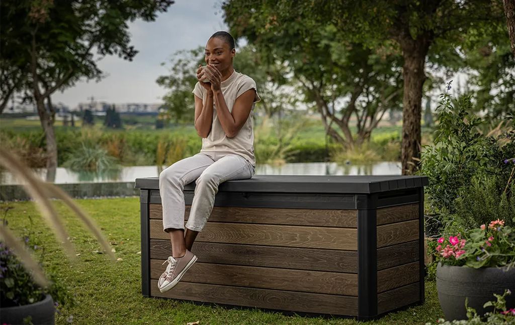 Keter Signature 150 Gallon Deck Box - Walnut Brown