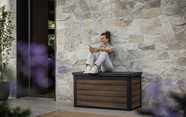 Keter Signature 100 Gallon Deck Box - Rosewood Brown